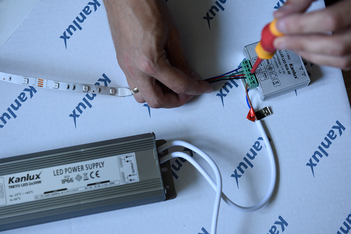 Inštalácia napájača LED pásku