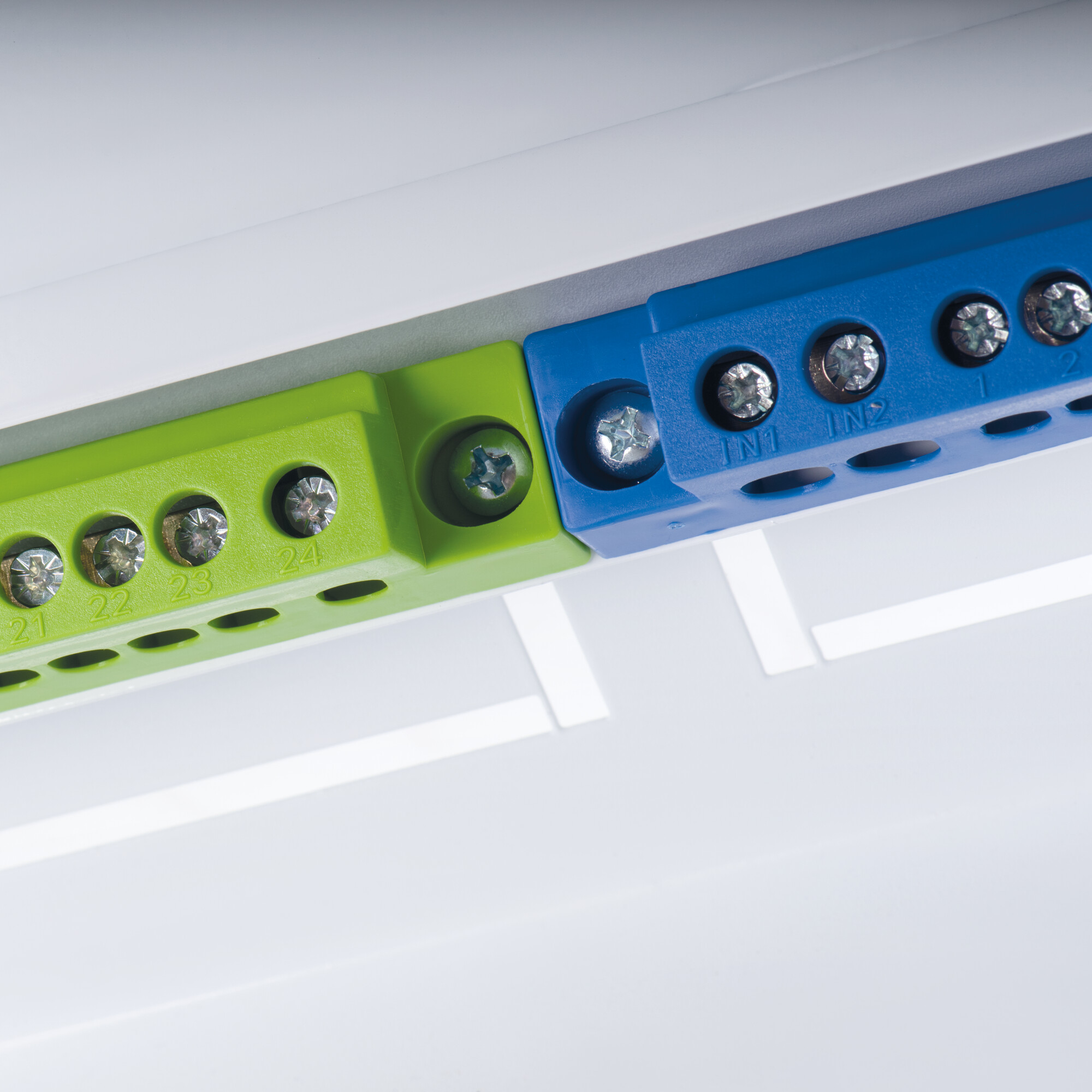 KP-DB-I-MF-324 fém elosz.doboz