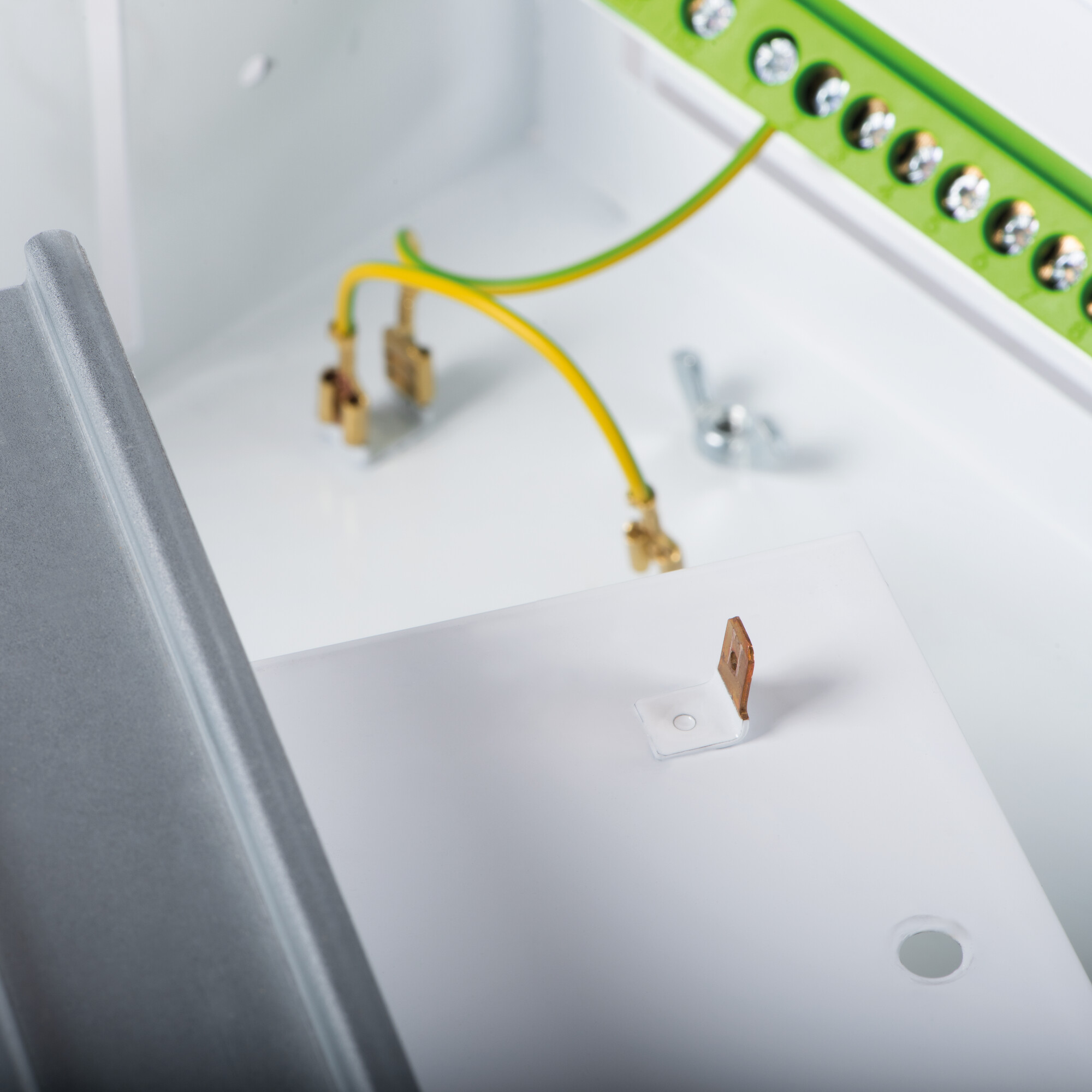 KP-DB-I-MF-324 fém elosz.doboz