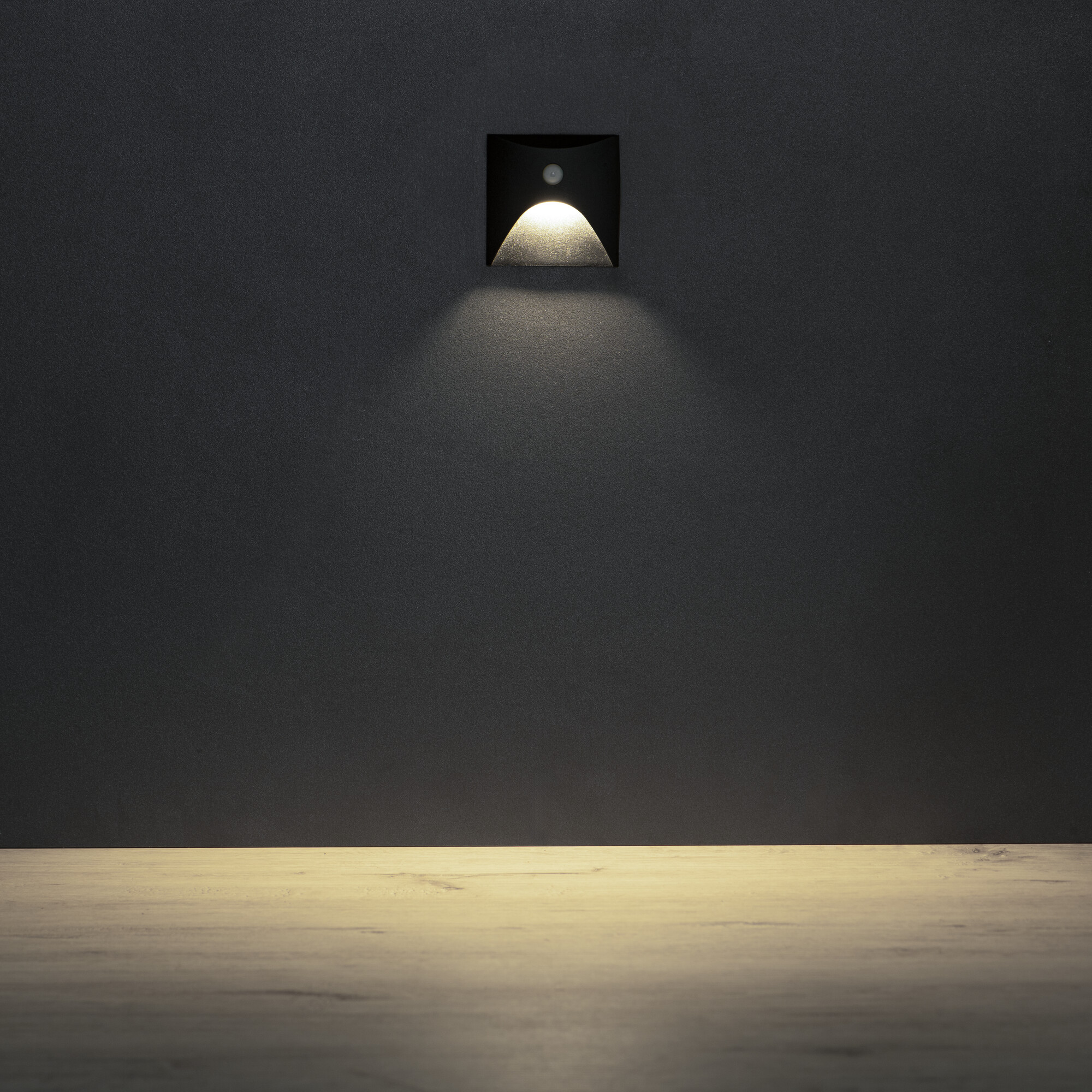 EXIN LED PIR L B-NW - KANLUX