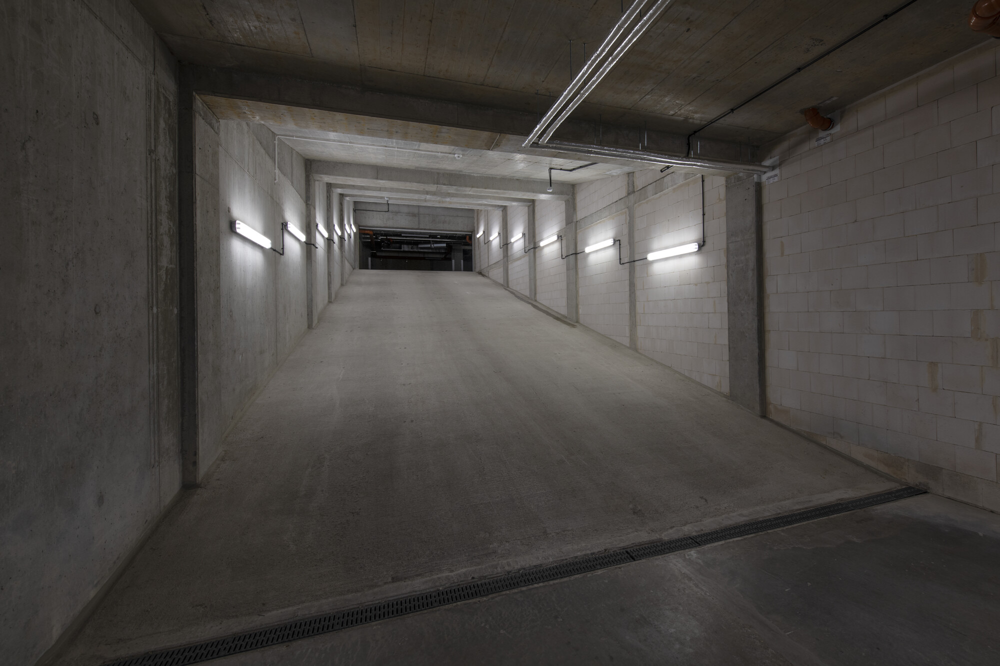 Odkryj Wykorzystanie Świetlówek LED w Biurach, Sklepach i Magazynach