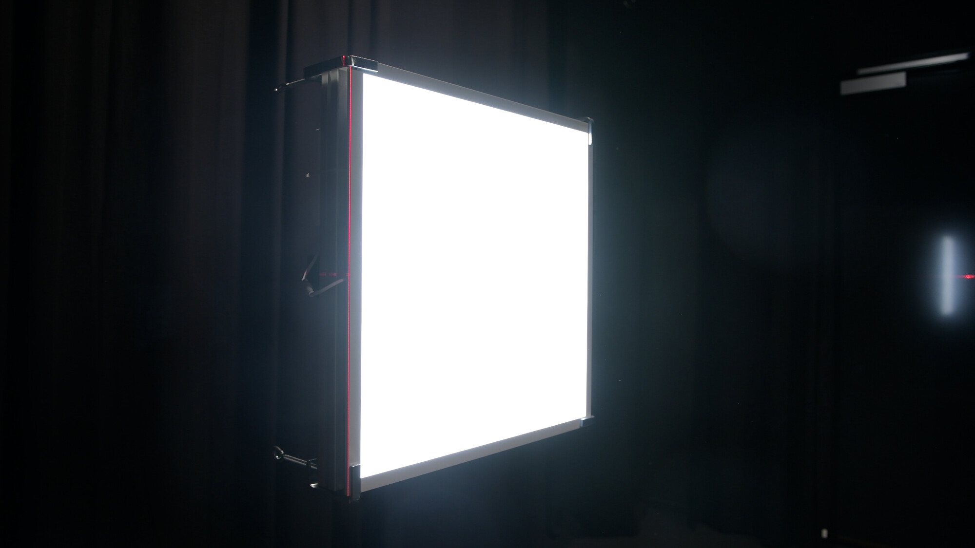 Właściwości Kanlux BLINGO LED - Skuteczność świetlna 120lm/W, strumień świetlny 4080lm, 5 lat gwarancji na jakość