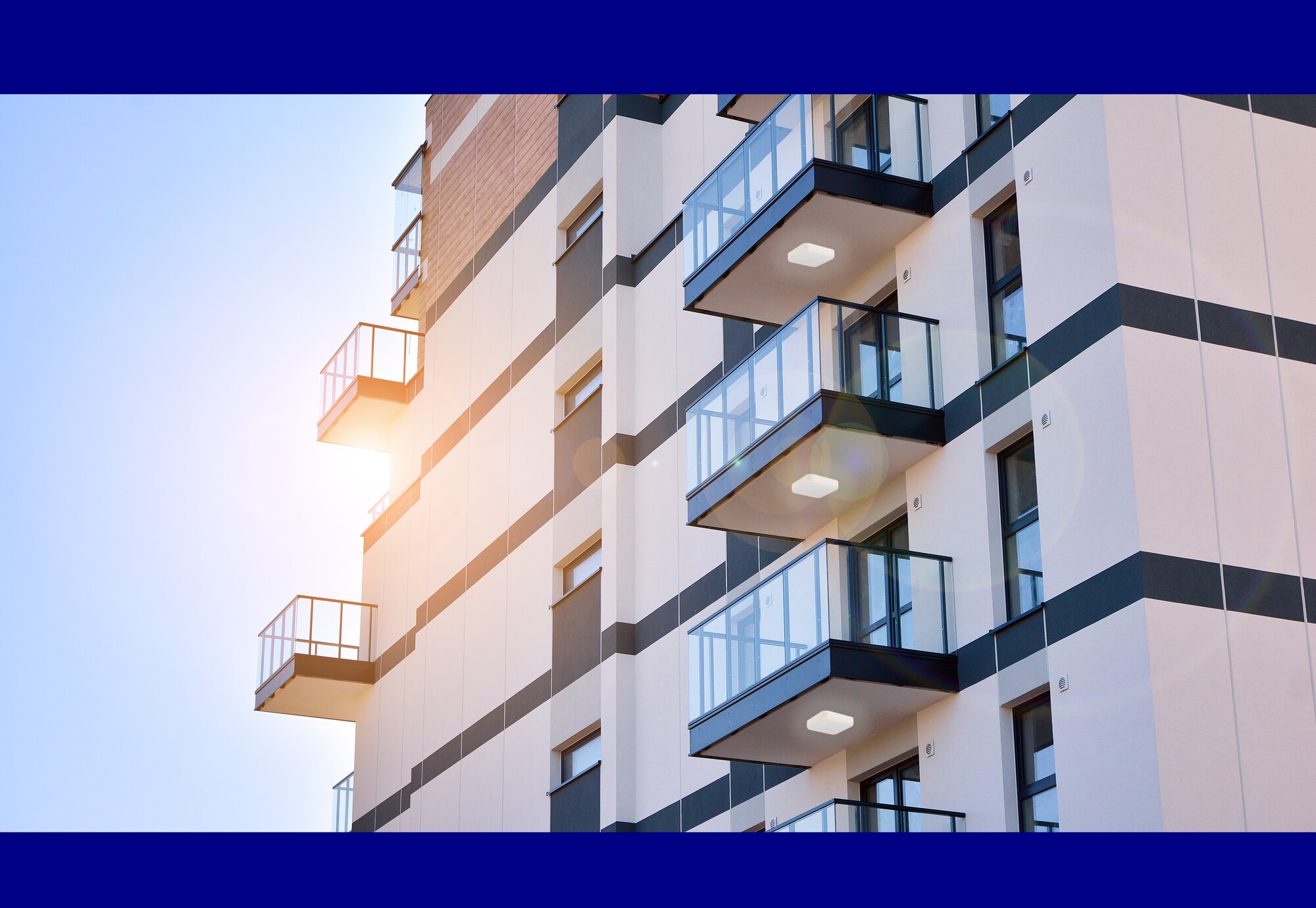 Oświetlenie klatki schodowej z czujnikiem ruchu. Kanlux IPER Doskonałe Rozwiązanie Oświetleniowe do Garaży, Obiektów Użyteczności Publicznej, Przestrzeni Zewnętrznych, Ciągów Komunikacyjnych