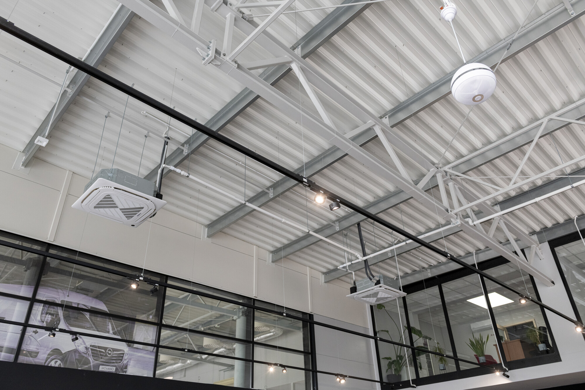 Oświetlenie salonu samochodowego w Zielonej Górze - 2