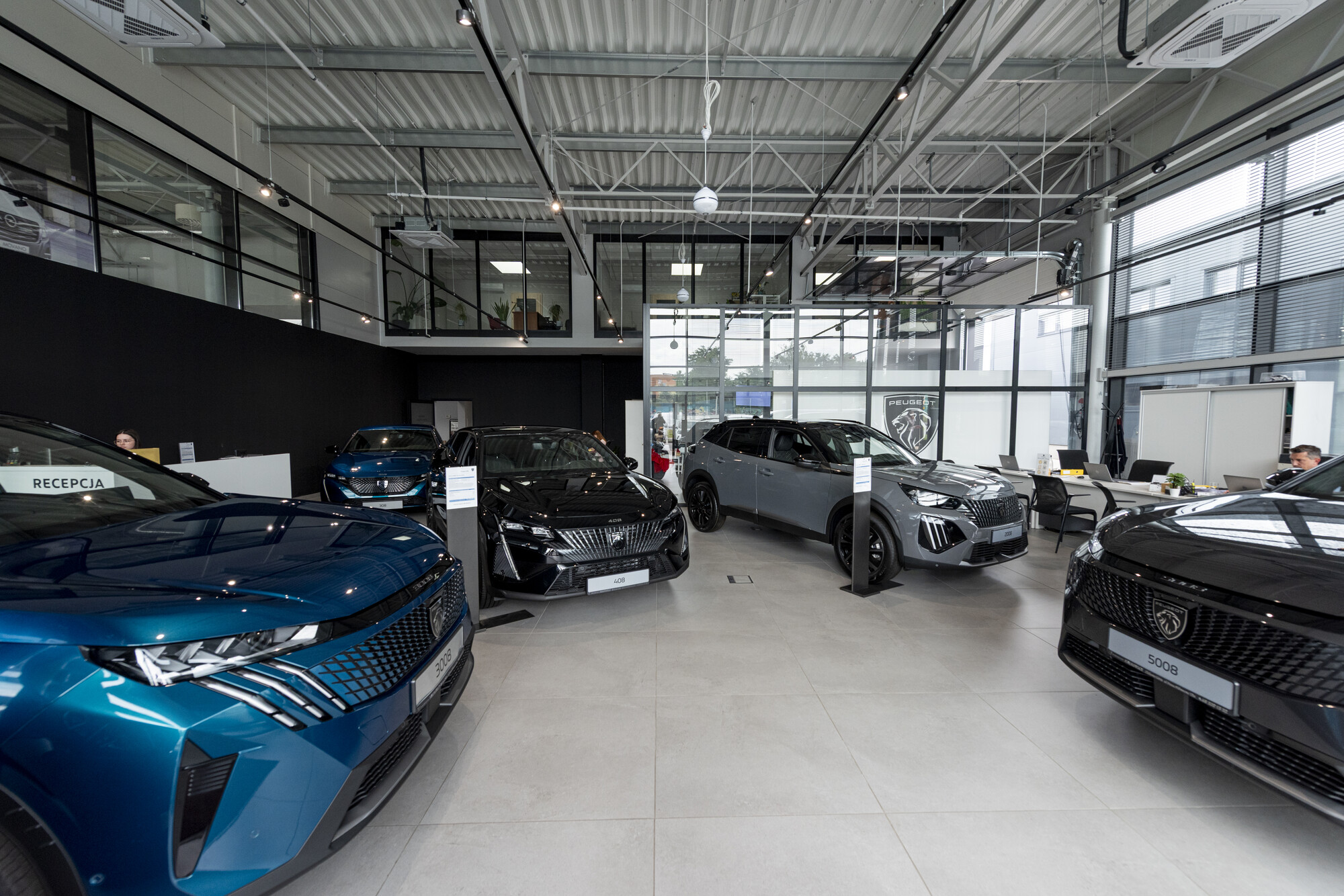 Oświetlenie salonu samochodowego w Zielonej Górze - 3