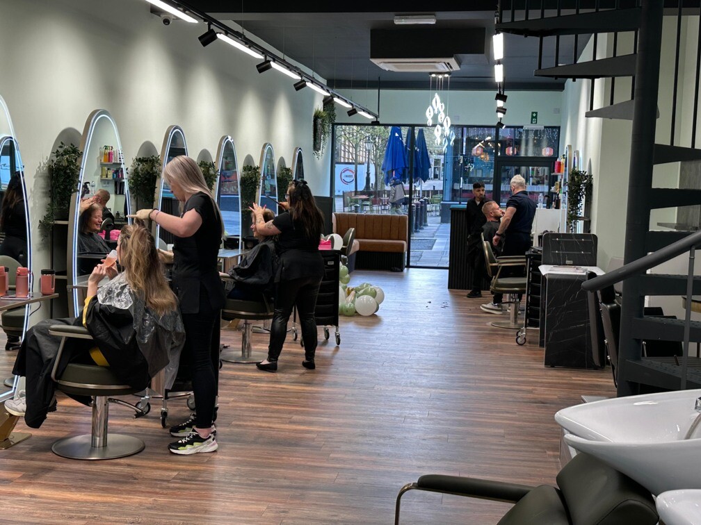 Oświetlenie salonu fryzjerskiego w Preston - 3